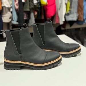 TOMS Dakota Chelsea Boot. Size 7. Water resistant. Never worn.
